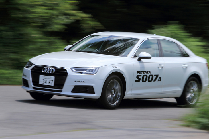 「アウディA4」でもテスト。ロードノイズは小さくはないものの、乗り味にハードな印象はないため、幅広い車種に適応できそうだ。