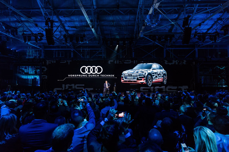 お披露目会の場ではアウディの今後の電動化戦略も発表され、2025年までにEVを12モデル展開することや、2022年までに全販売台数の3分の1を電動モデルとするというプランが明かされた。