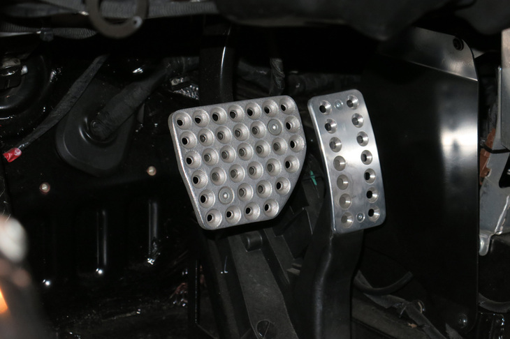 フェラーリ488チャレンジEVO（アクセル／ブレーキペダル）