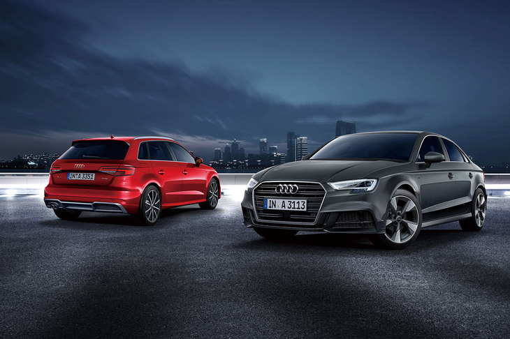 「アウディA3セダン Sライン テクノリミテッド」（右）と「A3スポーツバック Sライン テクノリミテッド」（左）。