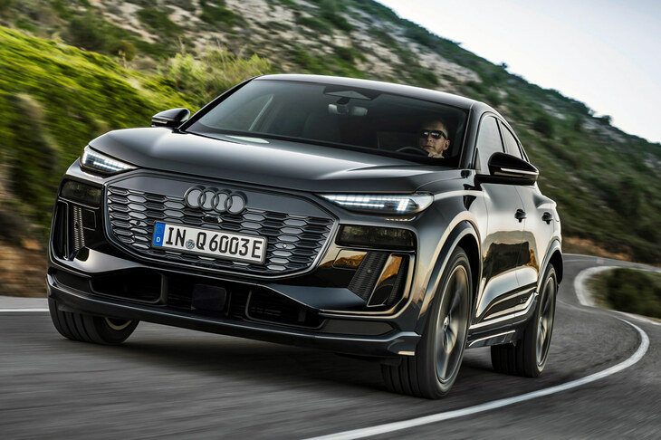 新型電気自動車の「SQ6 e-tron」。　
	渕野「アウディはシンプルなデザインの『タイムレスな美しさ』を追求しているそうですけど」　
	清水＆ほった「……」