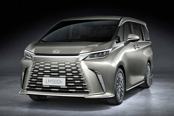 2023年4月、中国・上海でデビューした新型「レクサスLM」。日本でも同年秋から販売が開始される。