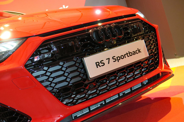 アウディRS 7スポーツバック（フロントグリル）