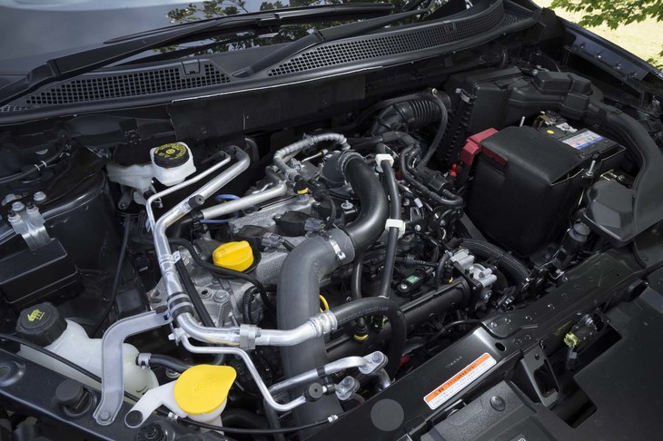 すでに「ルーテシア」などでおなじみの1.2リッター直4ターボエンジン。「カジャー」はルーテシアよりも車重が190kg重いため、最高出力が118psから131psへと強化されている。