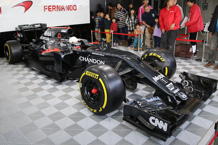 「マクラーレン・ホンダMP4-30」のコックピット体験も小学生以下限定。ここから未来のF1ドライバーが誕生するか？