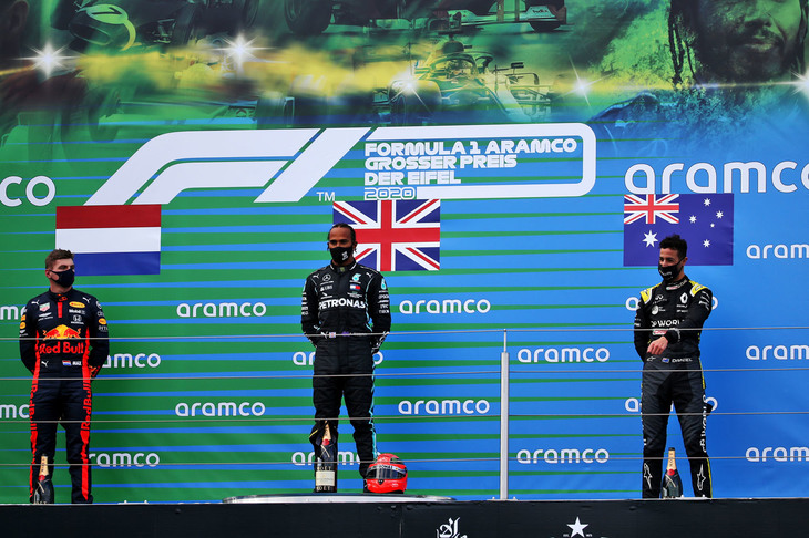 F1第11戦アイフェルGPを制したメルセデスのルイス・ハミルトン（写真中央）、2位のレッドブルのマックス・フェルスタッペン（同左）、3位に入ったルノーのダニエル・リカルド（同右）。（Photo=Renault Sport）