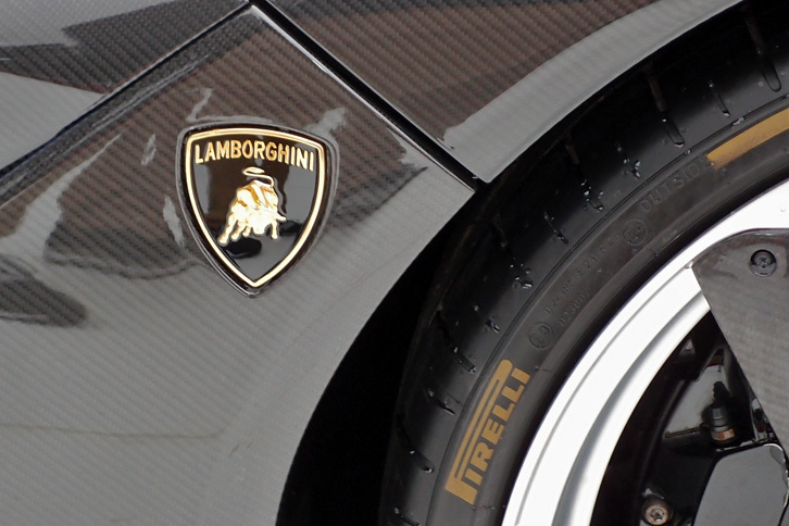 ランボルギーニ・チェンテナリオ