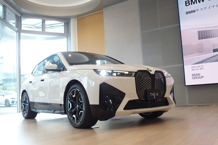 BMW iX（エクステリア）