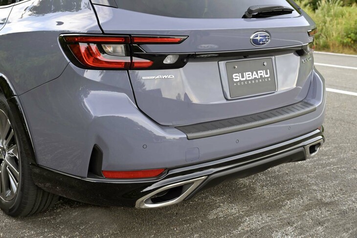 スバル・レヴォーグ レイバック用品装着車（リアバンパー＆マフラー）