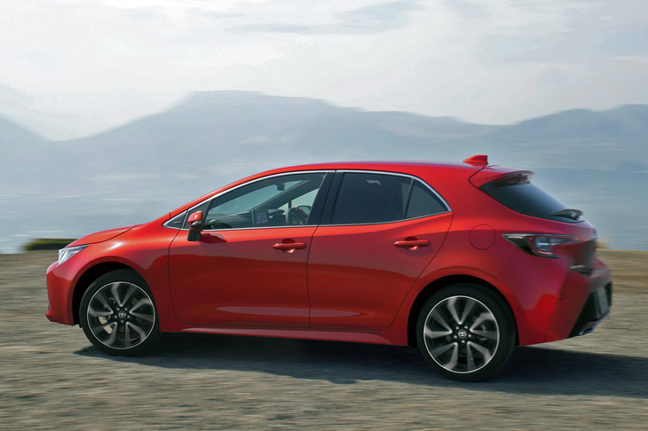 2018年6月にデビューしたトヨタのCセグメントハッチバック「カローラ スポーツ」。カローラシリーズ久々のハッチバックモデルだが、実質的には「オーリス」の後継に当たる。