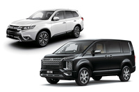 フロントまわりのデザインに「ダイナミックシールド」のテーマを取り入れた初めての市販モデルである現行型「アウトランダー」（左）と、2019年2月に発売された「デリカD：5」のマイナーチェンジモデル（右）。いずれのフロントマスクにも強烈なインパクトがある。