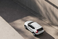 ボルボXC40に充実装備の特別仕様車「エッセンシャルB3セレクション」が登場の画像