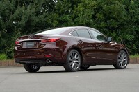 「マツダ6」のデビュー20周年記念モデル登場　特別なボディーカラーを設定の画像