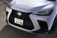 次世代のスピンドル表現に挑戦したというフロントマスク。グリル面を垂直化して塊感を強調するとともに冷却性能も強化している。