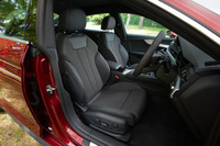 試乗車のシートは、「S lineパッケージ」に含まれるスプリントクロスとレザーのコンビシート。