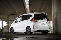 ホンダ・フリード ハイブリッド モデューロX Honda SENSING（6人乗り）