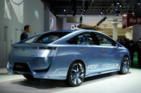 トヨタFCV-R：スタイリングもイチオシ！の画像