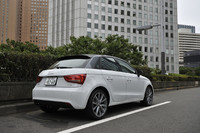 ルーフ全体が別色となる「コントラストルーフ」は8万円のオプション。テスト車では「デイトナグレーパールエフェクト」にペイントされていた。