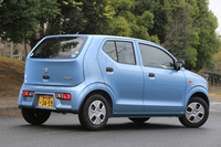 ボディーカラーは他のグレードと同じく全7色の設定。「ミディアムグレー2トーンバックドア」は「X」のみのオプションなので、「F」では選ぶことができない。
    