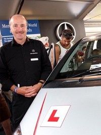 ドライビング・アカデミーのネフ・プーリー氏。「子供の習熟度の高さは楽器の上達をみればわかります」。
