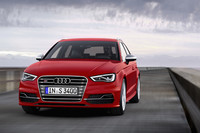 「アウディS3スポーツバック」の新型あらわるの画像