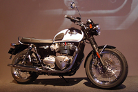 「トライアンフ・ボンネビルT120」