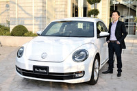 「ザ・ビートル」とレスマナ氏。