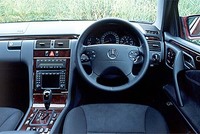 メルセデスベンツE240(5AT)【ブリーフテスト】の画像