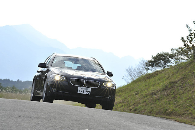 【スペック】全長×全幅×全高＝4915×1860×1490mm／ホイールベース＝2970mm／車重＝1910kg／駆動方式＝FR／2.5リッター直6DOHC24バルブ（204ps/6300rpm、25.5kgm/2750-3000rpm）／価格＝640万円（テスト車＝771万4000円）

