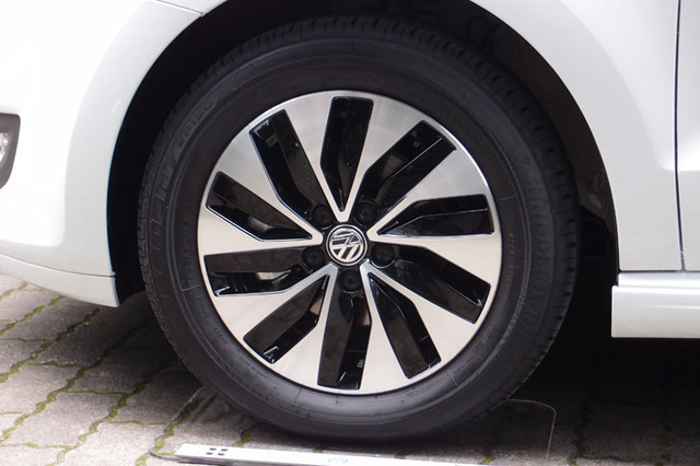 Volkswagen ポロ純正15インチ ホイールカバー フォルクスワーゲン POLO ポロ 15インチ 純正 ホイールキャップ 美品