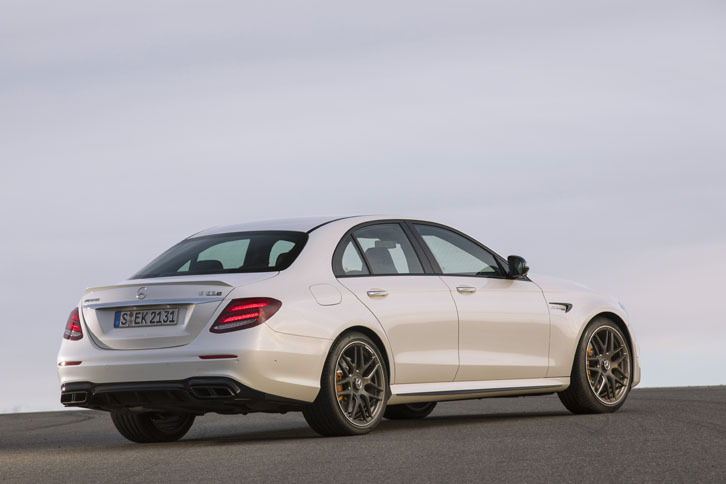 「メルセデスAMG E63」シリーズは2016年11月のロサンゼルスショーでデビューした。