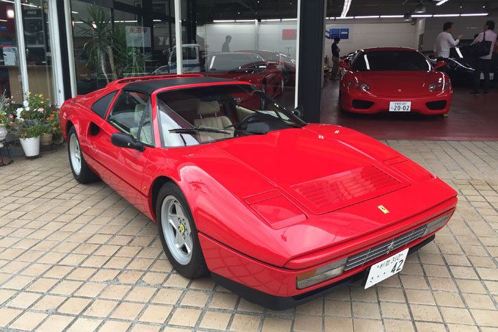 コーナーストーンズでは“赤い玉号”が待っていた。