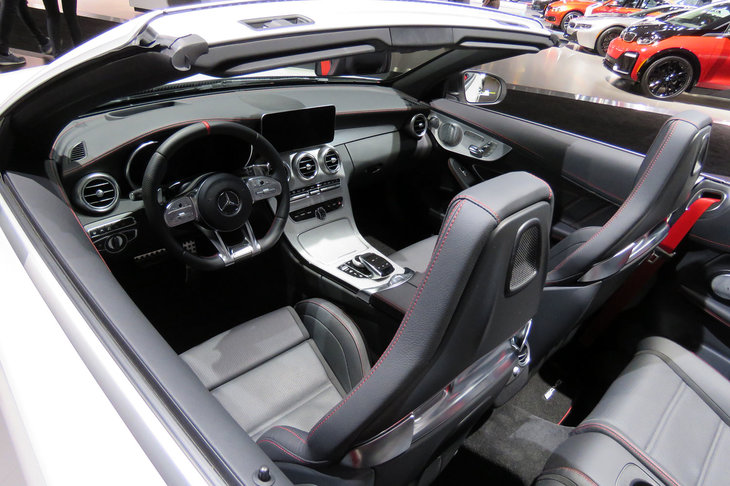 メルセデスAMG C43カブリオレ（インテリア）