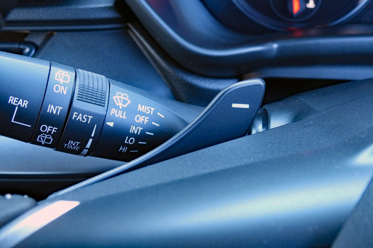 スズキ・スイフト ハイブリッドMZ（シフトパドル）