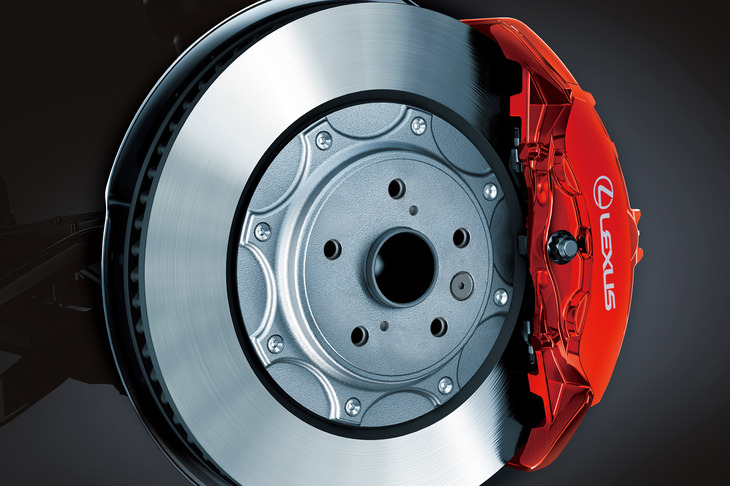 「Fスポーツ」でオプション設定となるブレーキキャリパー。