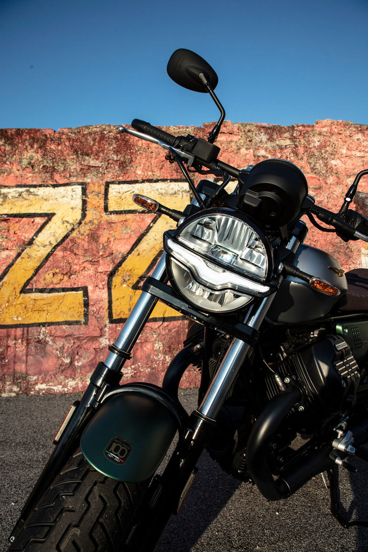 モト・グッツィV9ボバー100周年記念スペシャルエディション