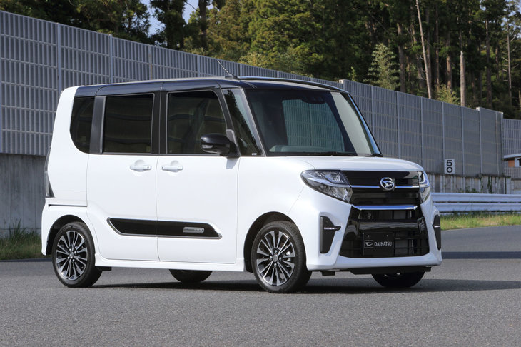 “DNGA世代”の第1号車となる新型「ダイハツ・タント」（写真は「カスタムRS」）。2019年7月の発売が予定されている。（写真＝荒川正幸）