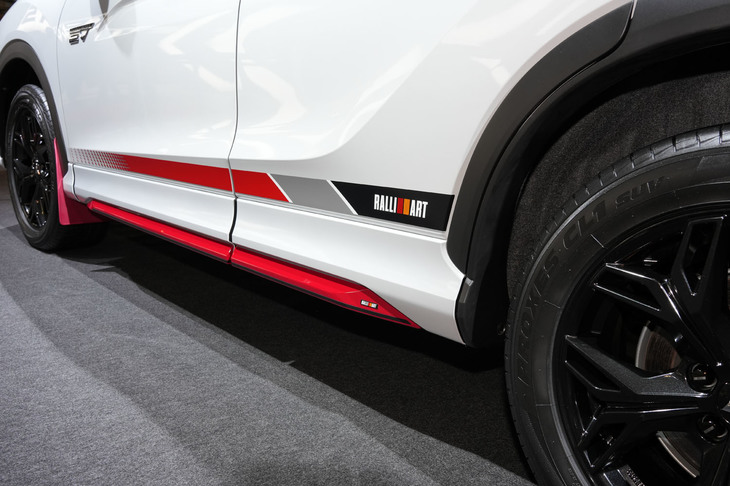 三菱エクリプス クロス ラリーアートスタイル