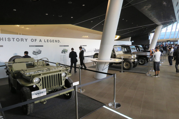 会場では“元祖ジープ”こと「ウィリスMB」を筆頭に、歴代モデルが来場者をお出迎え。