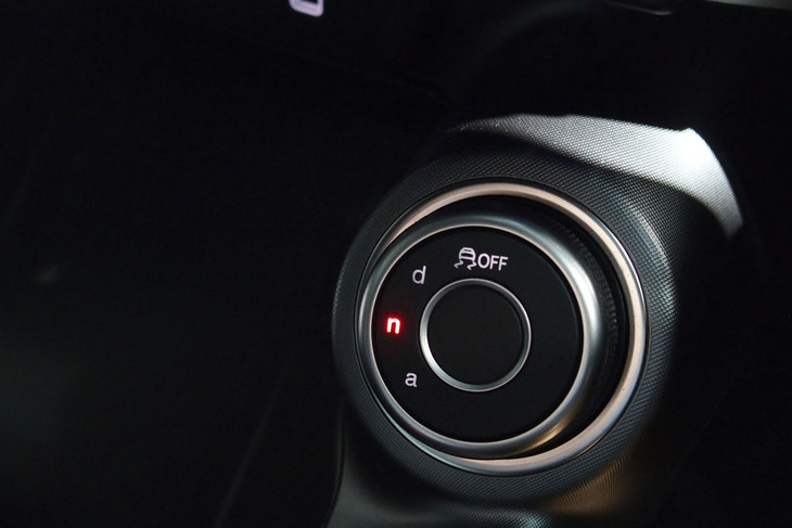 アルファ・ロメオ・トナーレ（ALFA DNAドライブモードセレクター）