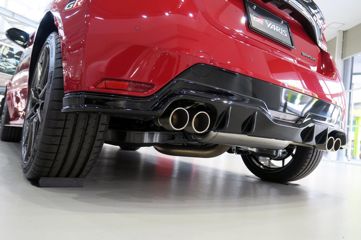 「トヨタGRヤリスRZ“ハイパフォーマンス”」の用品装着車（リアスタイリングキット）