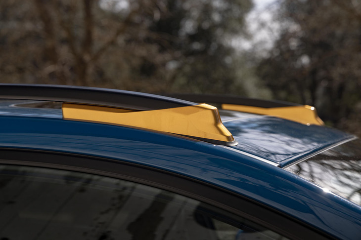 スバル・クロストレック ウィルダネス（ルーフレール）