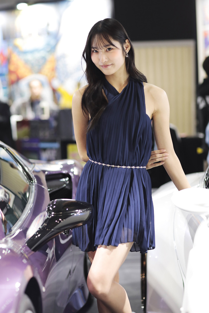 FIEVILLEブースの姫那さん