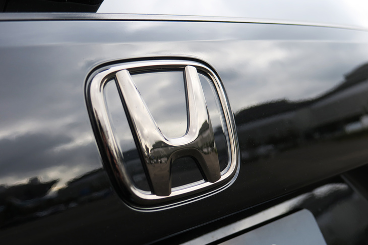 ホンダ・フィット e:HEV RS ホンダアクセス用品装着車（ブラックエンブレム）