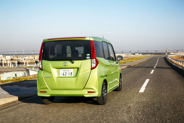 「ルーミー」の一部グレードには、衝突回避支援システム「スマートアシストII」がオプション設定される。