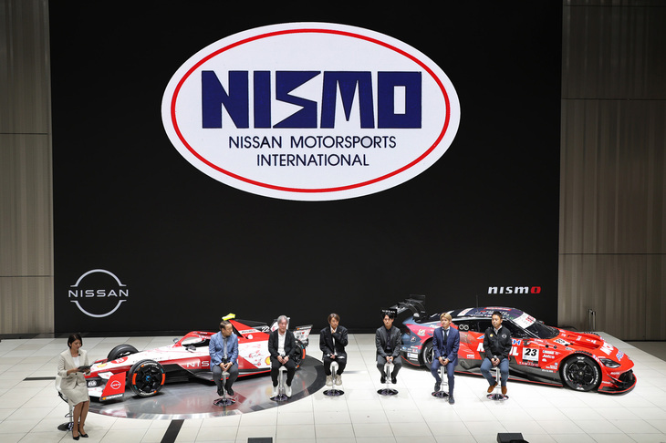 ステージで行われたトークセッションの風景。