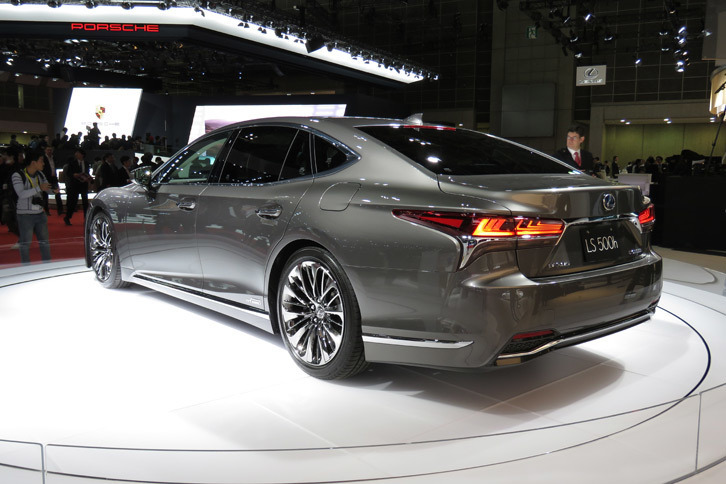 レクサスLS500h（エクステリア）