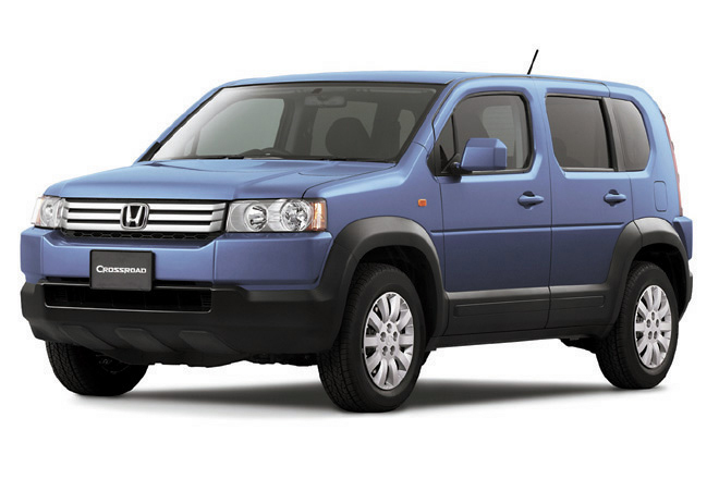 文中で「ハマーH4」のあだ名で紹介したのはこちら、2代目「ホンダ・クロスロード」。本格クロカンとは呼べないが、今この「角張った3列シートのコンパクトSUV」を復活させたなら、大いに売れそうな気もする。