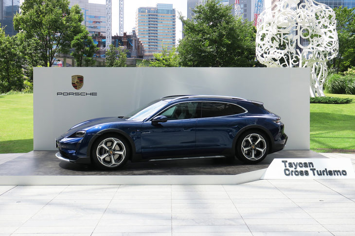 ポルシェ・タイカン4クロスツーリスモ（エクステリア）