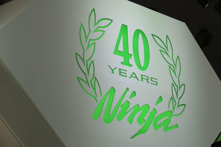 「カワサキ・ニンジャ」シリーズの誕生40周年を記念するロゴ。